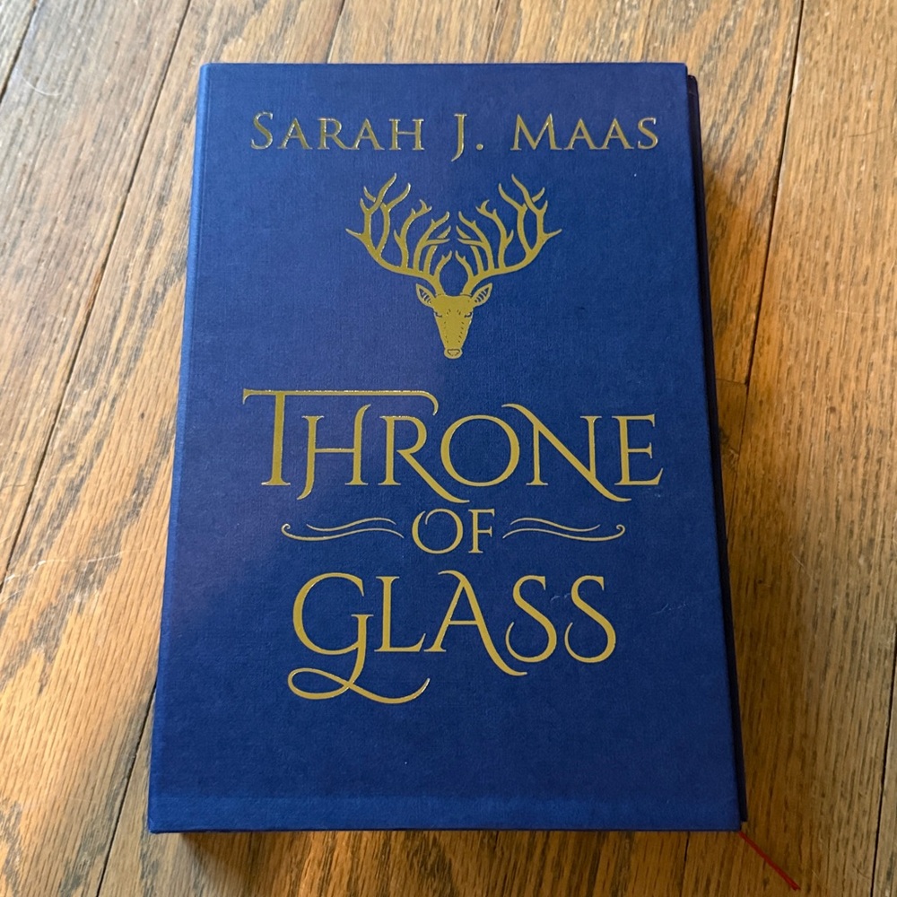 Throne of Glass Collectors Edition Hardcover Book